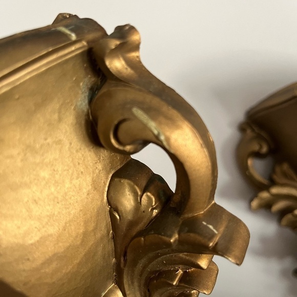 HomeCo ornate gold set of 2 wall pockets - Picture 3 of 7